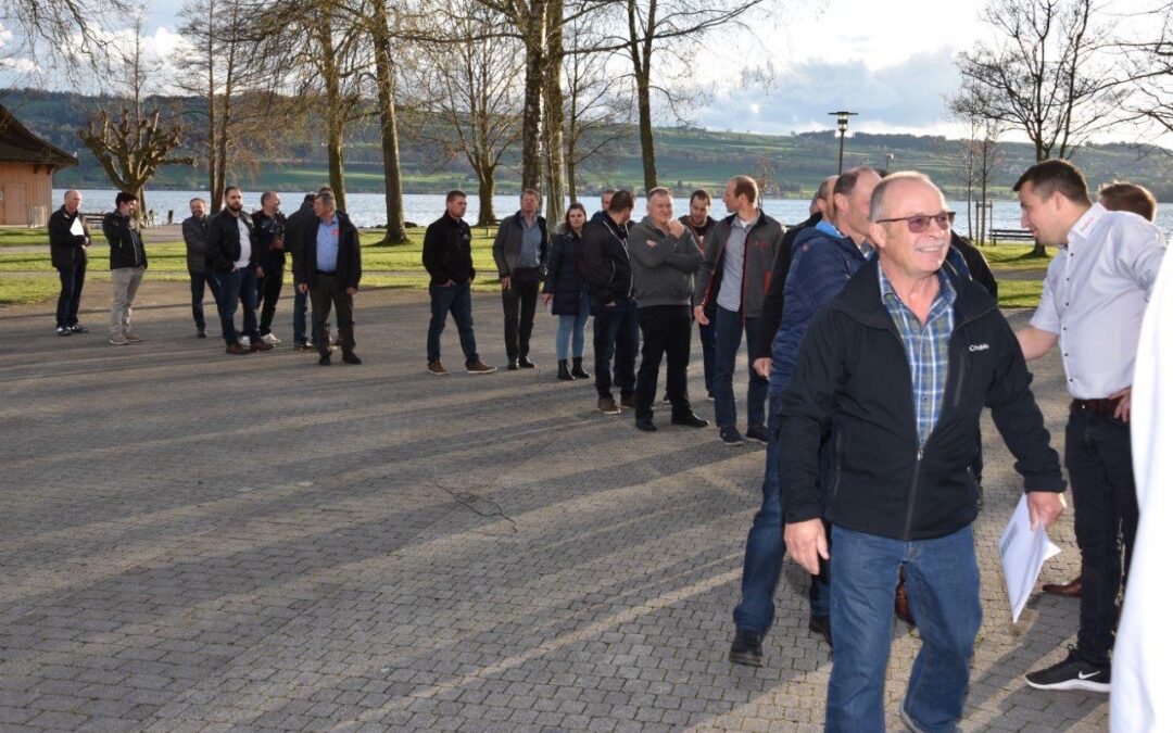 Grossaufmarsch an der Profera-GV