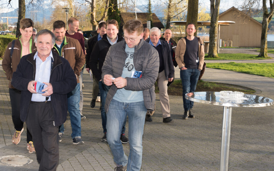Volle Festhalle an der Profera-GV
