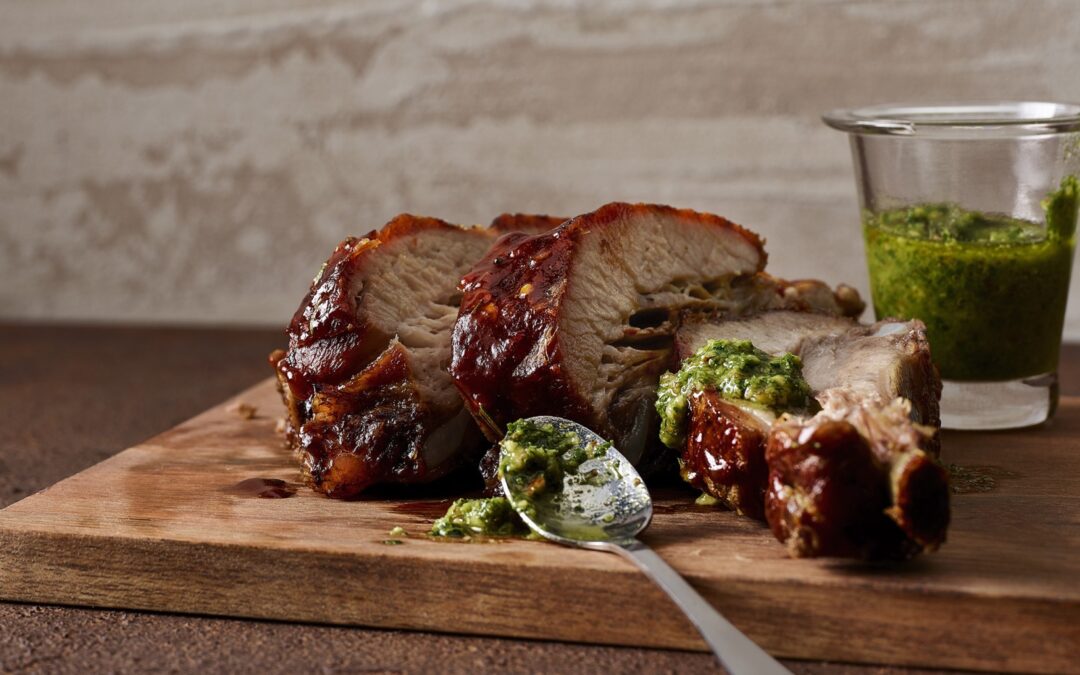 Schweinsbrustspitz mit BBQ-Sauce und Rosmarin